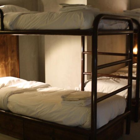 N1 Hostel Apartments And Suites Santarém Chambre photo