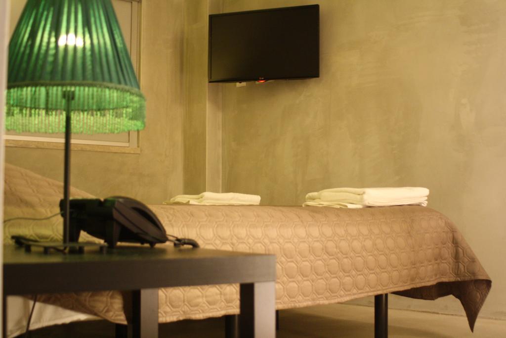 N1 Hostel Apartments And Suites Santarém Chambre photo
