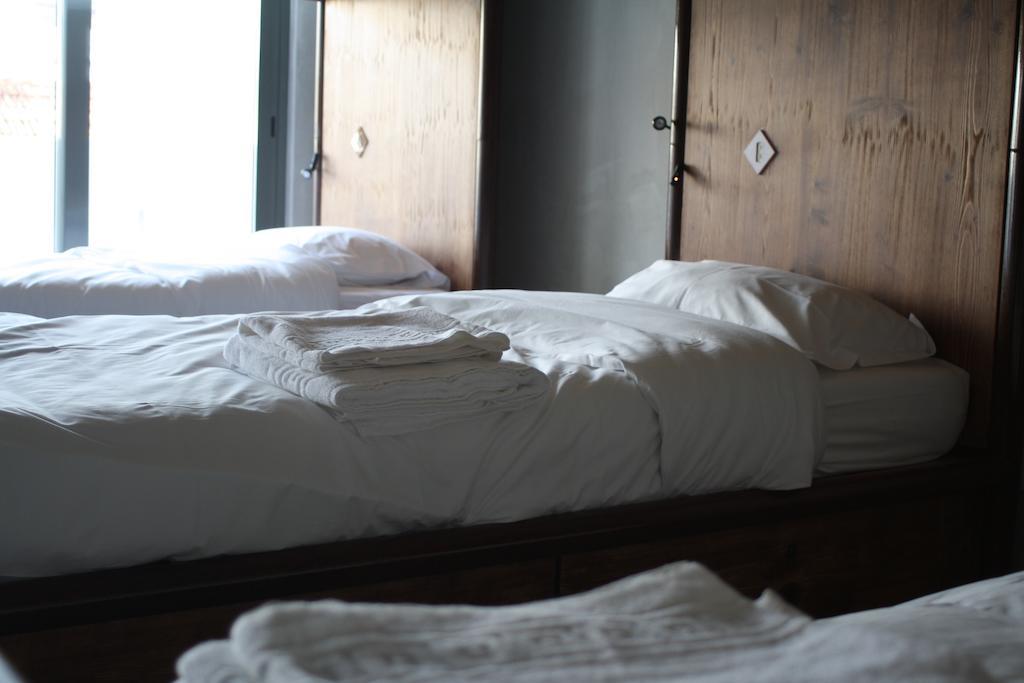 N1 Hostel Apartments And Suites Santarém Chambre photo